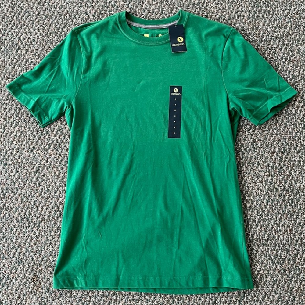 Xersion Men's solid green short sleeve t-shirt, size Small NWT